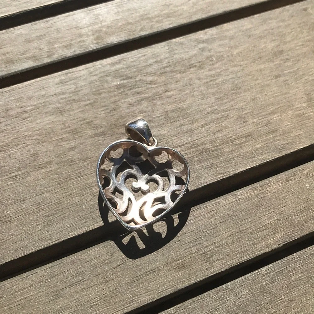 Heart shaped pendant - Picture 2 of 2